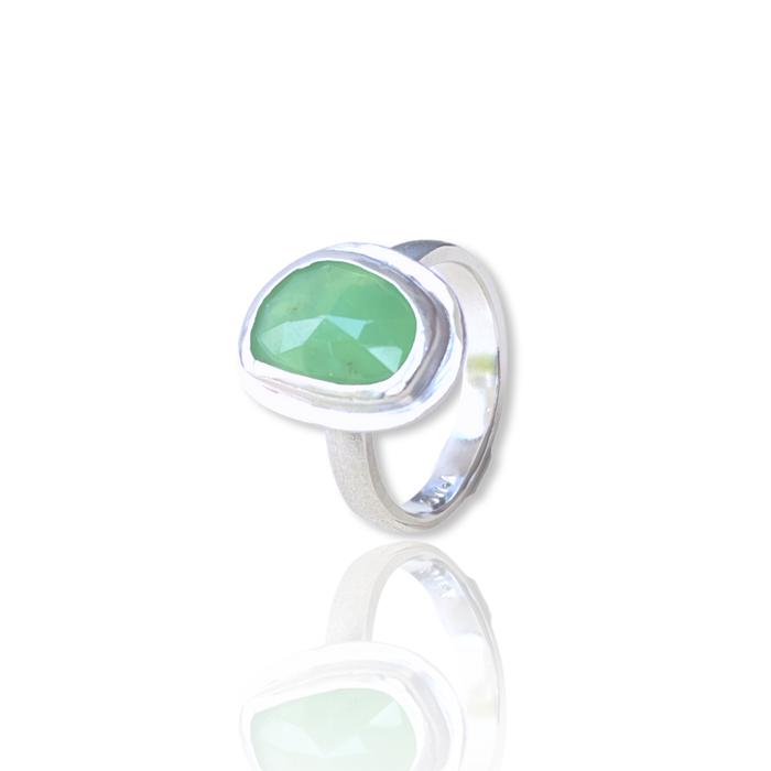 Chrysoprase Rose-cut ring