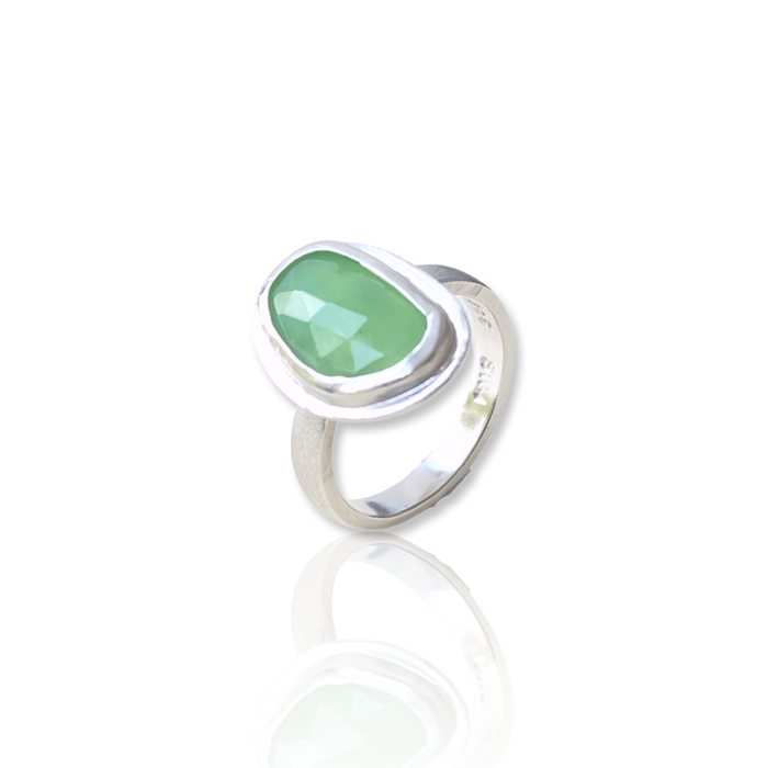 Chrysoprase rose-cut ring