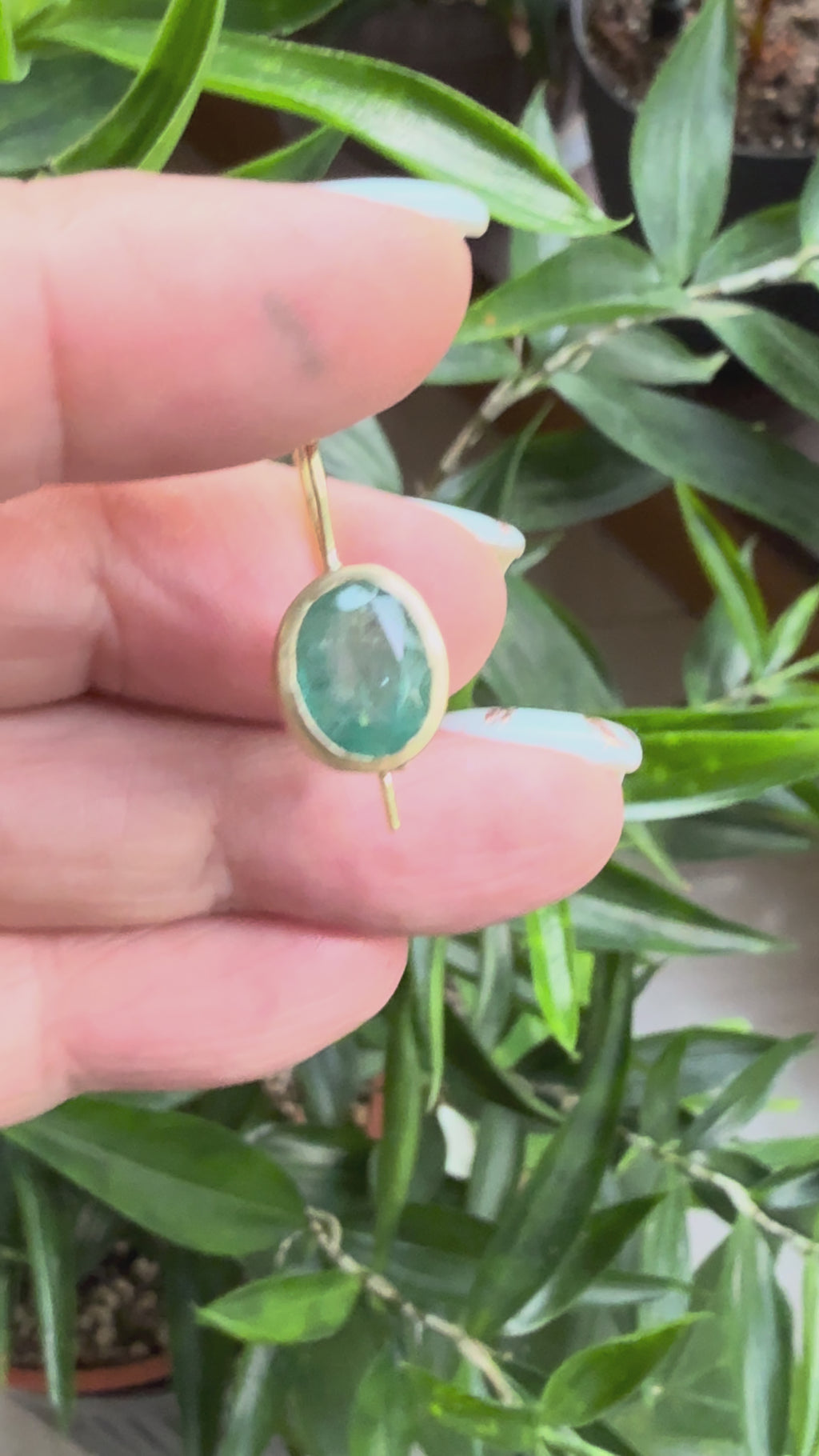 18K Gold Emerald Earrings